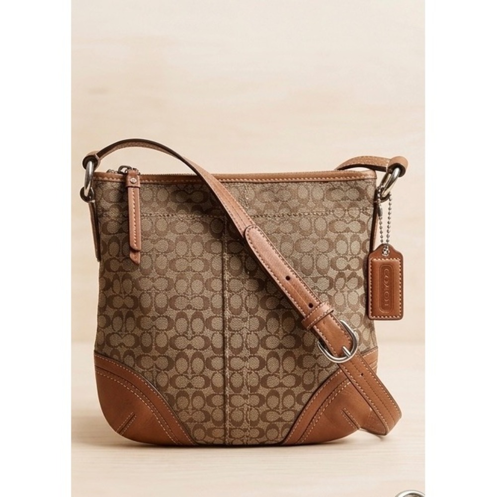 Vintage Y2K Coach Soho Signature C Crossbody Bag Brown Leather